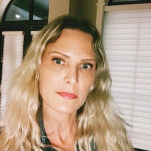 Meet your Posher, Suzanne